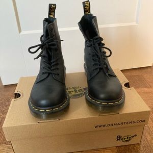 1460 WOMEN'S PASCAL VIRGINIA LEATHER BOOTS